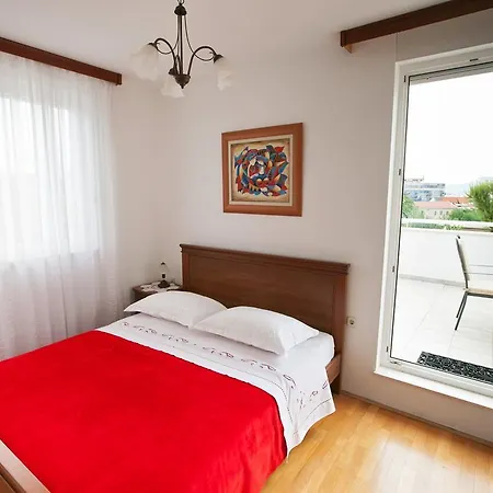 Apartment Lea-lena *