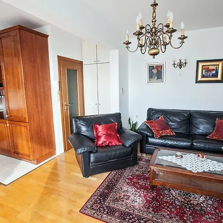 Lea-lena Apartment *