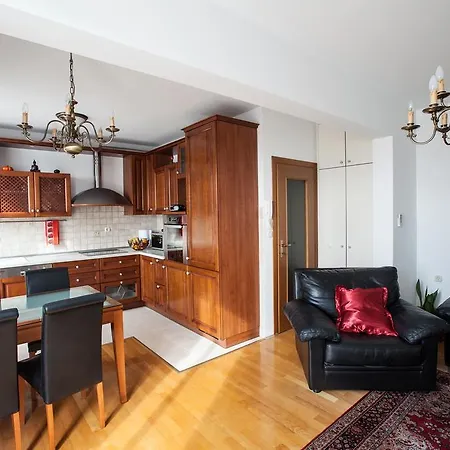 Lea-lena Apartment Split