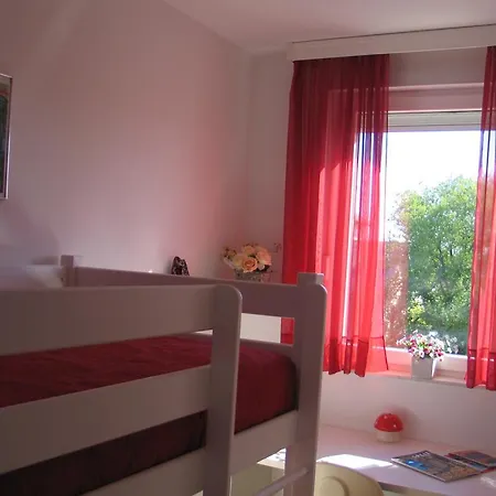 Apartment Lea-lena *